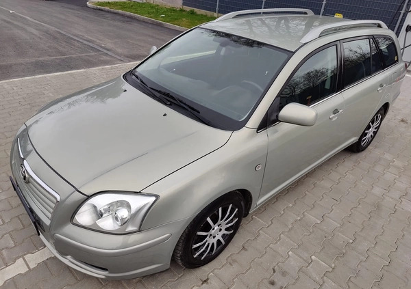 Toyota Avensis cena 15900 przebieg: 220000, rok produkcji 2005 z Góra małe 154